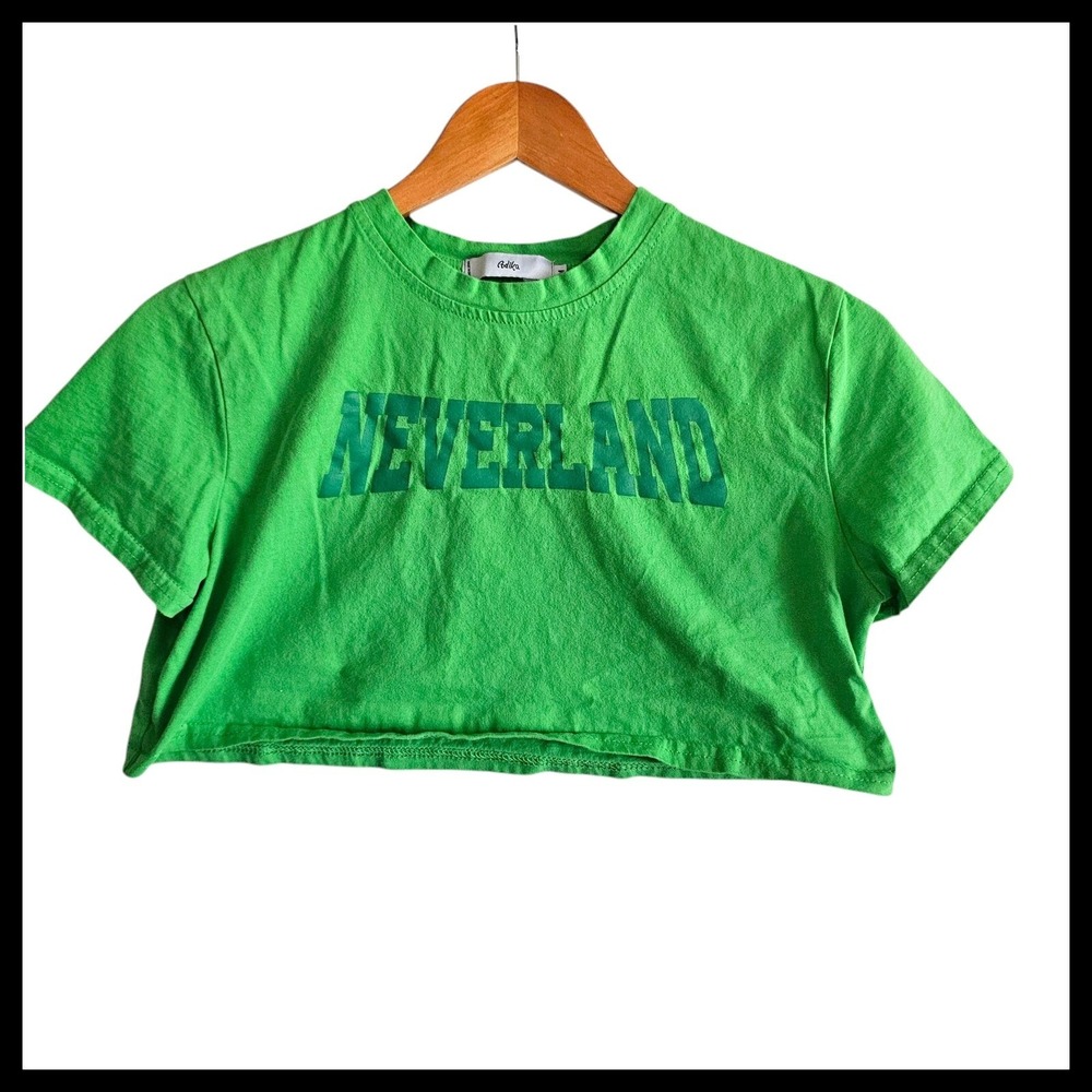 Adika Neverland Graphic Crop Top Trendy Casual Tee Shirt, Size M